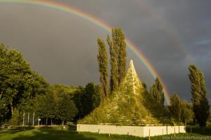 LivingPyramid_Rainbow_Web_01